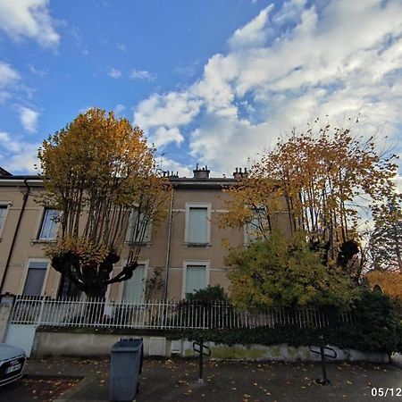 Apartamento Au Pied De La Basilique Bourg-en-Bresse Exterior foto