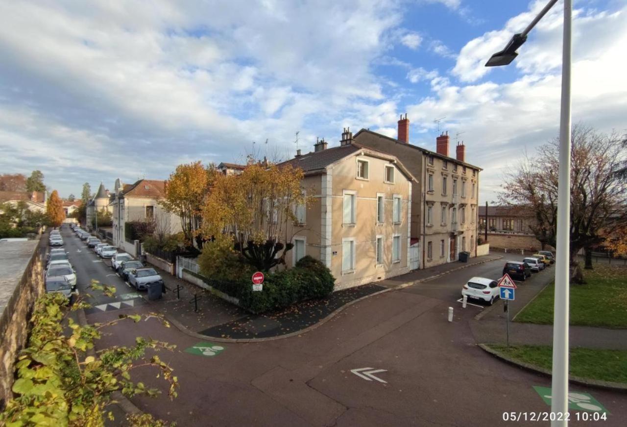 Apartamento Au Pied De La Basilique Bourg-en-Bresse Exterior foto